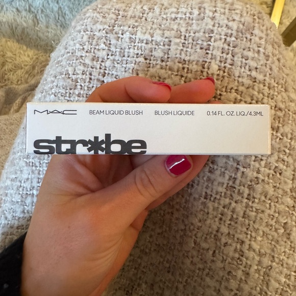 MAC Cosmetics STROBE BEAM LIQUID BLUSH - Picture 3 of 6